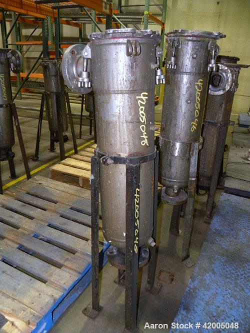 Used Ronningen-Petter Single Bag Filter, 316 stainless steel. 8" diameter x 31" deep filter housing, rated 150 psi at –20 to 220 deg F. Approximate 90 gallons per minute flow rate. Bolt-on top cover,...