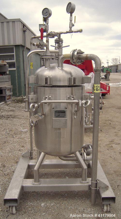 Used Rosedale Multi-Bag Filter, Model 24302F1150S316TN-PB, 316 Stainless Steel.  26.4 square feet filter area, 600 gallons per minute. Chamber 24" diameter x approximately 32" straight side, clamp do...