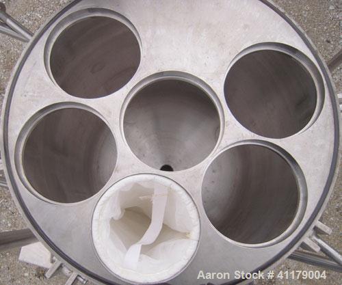 Used Rosedale Multi-Bag Filter, Model 24302F1150S316TN-PB, 316 Stainless Steel.  26.4 square feet filter area, 600 gallons per minute. Chamber 24" diameter x approximately 32" straight side, clamp do...