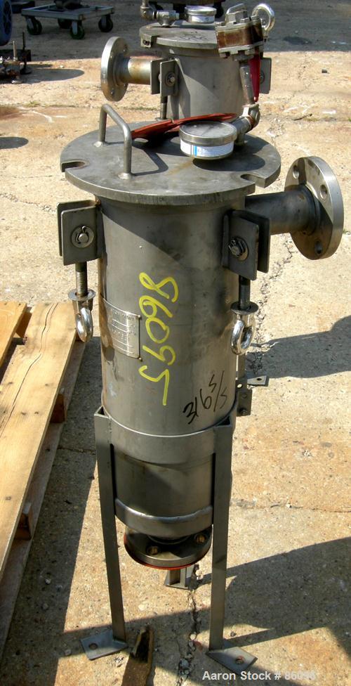 USED: Strainrite Inc mesh basket filter, model CQ1-902FC2N, 316 stainless steel. Approximate 1 square foot filter area, 100 gallons per minute. 7.5" diameter x 22" deep. Rated 150 psi at 200 deg F. S...