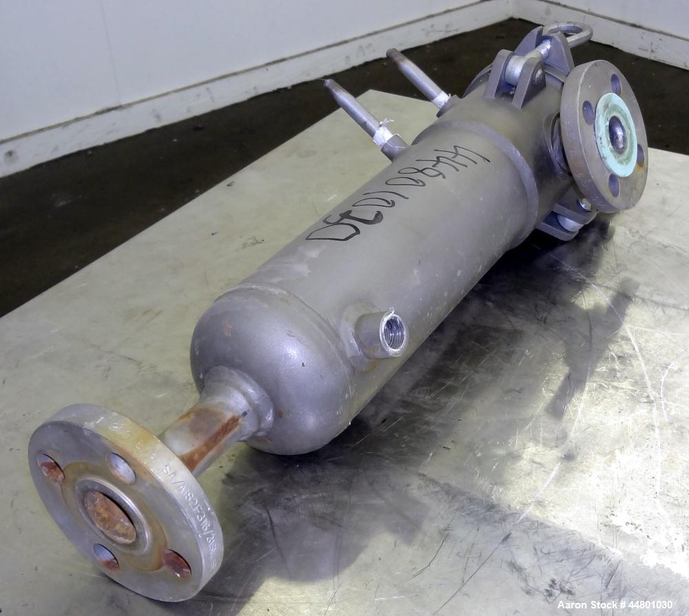 Used Nowata Filtration W4 Series Liquid Bag Filter Housing, Model W4UN12N30, 316 Stainless Steel. Flow rates to 50 gallons per minute, surface area 1 square foot, volume 130 cubic inches. Approximate...