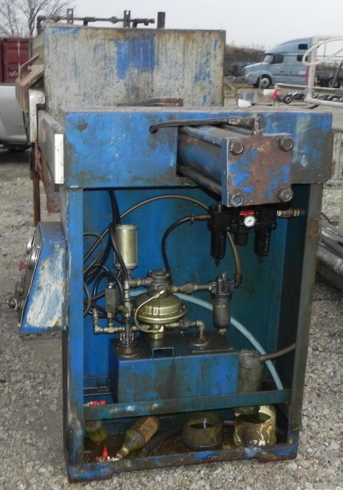 Used Filter Press, 32" x 32". (21) Polypropylene plates, approximately 142.2 square feet filter area, 5.93 cubic feet cake capacity. (1) Head, (1) tail. Hydraulic closure device, center feed, four co...