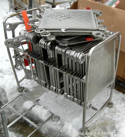 USED: Filtrox plate and frame polishing press, 304 stainless steel. 22 stainless steel plates 15-1/2" (400mm) x 15-1/2" (400mm) and 16 stainless steel frames 15-1/2" (400mm) x 15-1/2" (400mm), 1" thi...