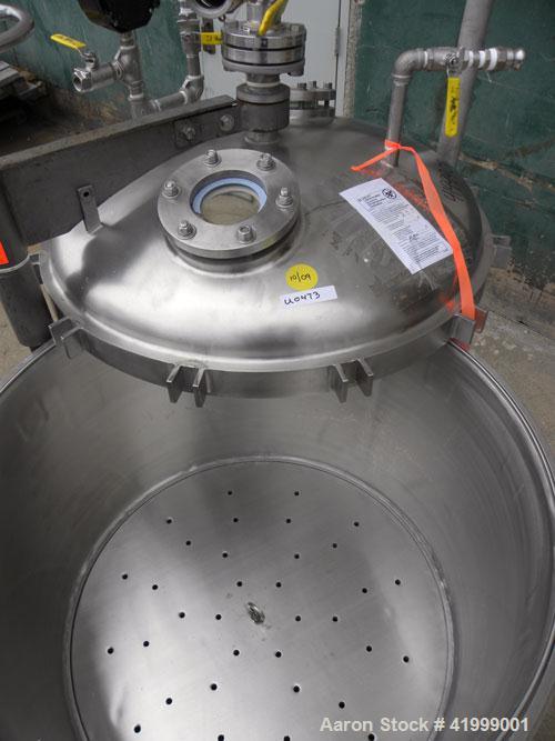 Used Chicago Boiler Company Manual Nutsche Style Filter, approximately 0.5 square meter, 316 stainless steel, vertical. 36" diameter x 24" deep, dished bolt on top with davit arm, dished bottom. Inte...