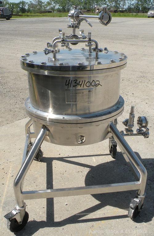 Used Lee Industries Nutsche Type Filter, approximate .06 square meter, model GF06, stainless steel. Approximately 22" diameter x 11-1/2" deep, bolt on flat top and bottom. Internal rated 45 psi at 29...