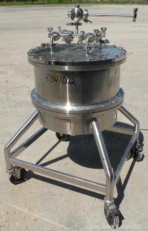 Used Lee Industries Nutsche Type Filter, approximate .06 square meter, model GF06, stainless steel. Approximately 22" diameter x 11-1/2" deep, bolt on flat top and bottom. Internal rated 45 psi at 29...