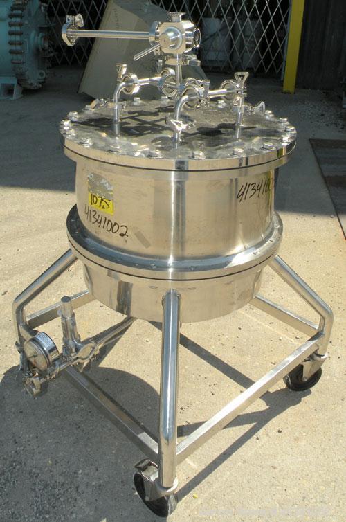 Used Lee Industries Nutsche Type Filter, approximate .06 square meter, model GF06, stainless steel. Approximately 22" diameter x 11-1/2" deep, bolt on flat top and bottom. Internal rated 45 psi at 29...