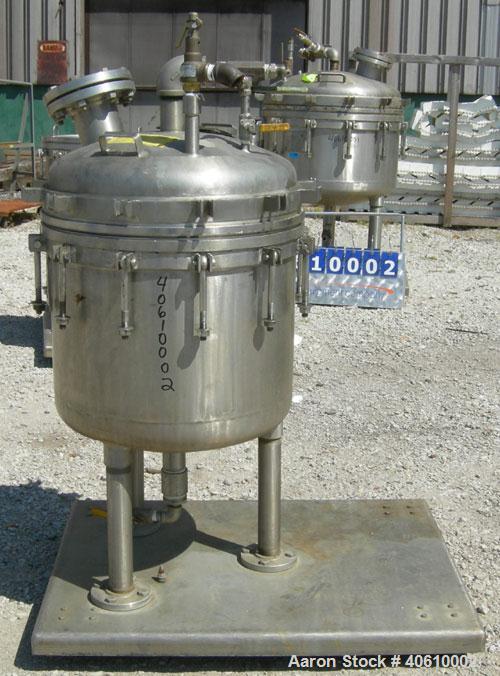 Used Sparkler manual Nutsche filter, model 24", 316 stainless steel. Vessel 24" diameter x 19" deep, dished clamp on top, dished bottom, rated 60 psi at 350 deg F. Removable inner chamber with bottom...