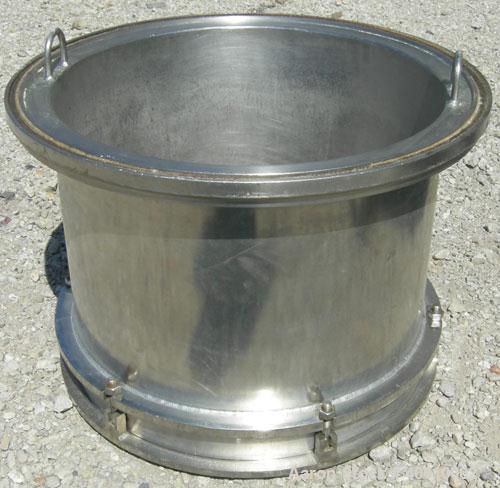 Used Sparkler manual Nutsche filter, model 24", 316 stainless steel. Vessel 24" diameter x 19" deep, dished clamp on top, dished bottom, rated 60 psi at 350 deg F. Removable inner chamber with bottom...