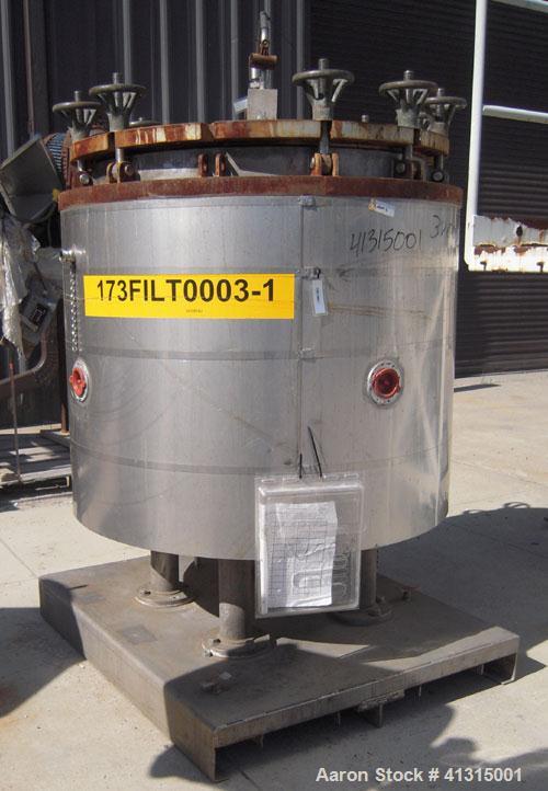 Used Ketema Horizontal Plate Filter, Model 33-12D S/J, 316 Stainless Steel. 74.44 square feet filter area, 10.08 cubic feet cake capacity. Non-jacketed vertical tank 36" diameter x 32" deep, internal...