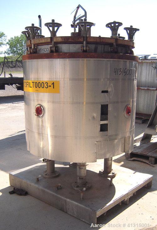 Used Ketema Horizontal Plate Filter, Model 33-12D S/J, 316 Stainless Steel. 74.44 square feet filter area, 10.08 cubic feet cake capacity. Non-jacketed vertical tank 36" diameter x 32" deep, internal...