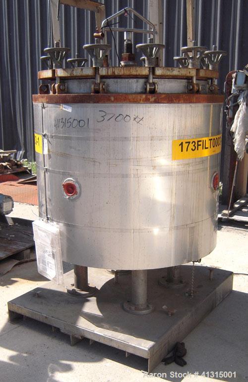 Used Ketema Horizontal Plate Filter, Model 33-12D S/J, 316 Stainless Steel. 74.44 square feet filter area, 10.08 cubic feet cake capacity. Non-jacketed vertical tank 36" diameter x 32" deep, internal...