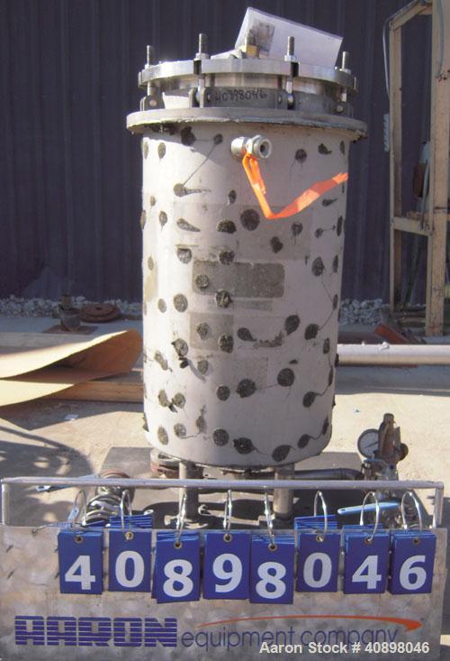 Used Niagara Horizontal Plate Filter, Model 18-24-S7J, 316 stainless steel. 44.78 square feet filter area, 3.24 cubic feet cake capacity. Vertical tank 20" diameter x 39" deep, internal rated fv-100 ...