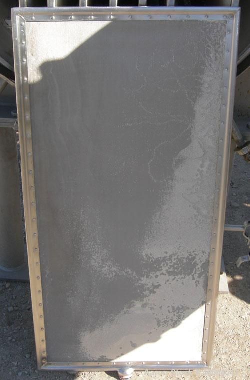 Used General Filtration Vertical Leaf Pressure Filter, 304 stainless steel. Horizontal tank 30" diameter x 36" long, dished ends, (1) hinged, rated 75 psi at 200 deg.f..(8) 18 3/4" tall x 37" long x ...