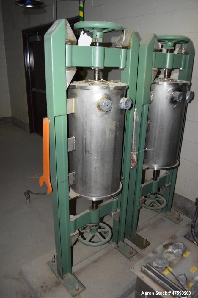 Unused- QPEC Quinn Process Equipment Company Batch 12” Pressure Filter, 316 Stainless Steel. Approximate 12” diameter x 24” deep chamber, hand wheel closure. Mounted on a carbon steel frame. Serial# ...