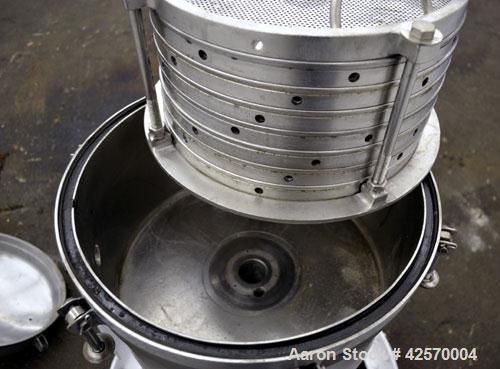 Used Sparkler Filter Horizontal Plate Filter, Model 14-7, 304 Stainless Steel. 6.23 Square feet filter area, 0.229 cubic feet cake capacity. Vertical non-jacketed tank 16" diameter x 8" deep. Bolt-on...