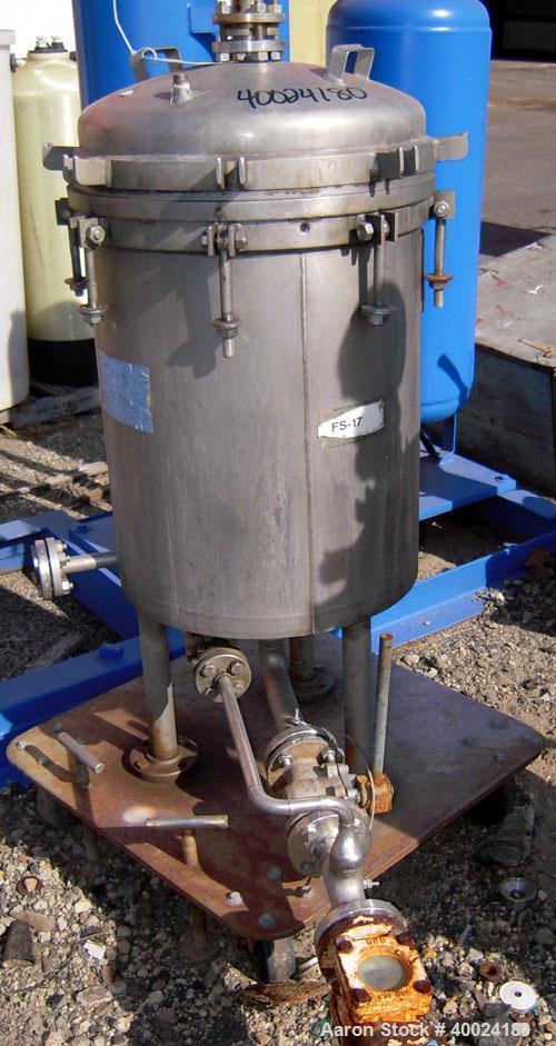 Used Sparkler Horizontal Plate Filter, Model 18-D-12, 316 stainless steel. 19.32 square feet filter area, 2.3 cubic feet cake capacity. Vertical non-jacketed tank 20" diameter x 22" deep, internal ra...