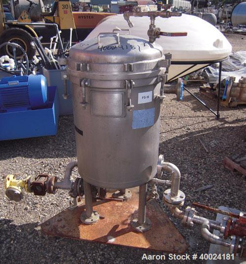 Used Sparkler Horizontal Plate Filter, Model 18-D-12, 316 stainless steel. 19.32 square feet filter area, 2.3 cubic feet cake capacity. Vertical non-jacketed tank 20" diameter x 22" deep, internal ra...
