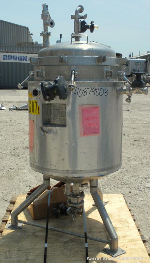 Used Sparkler Horizontal Plate Filter, Model 18-D-12, 316 Stainless Steel. Approximately 19.32 square feet filter area, 2.3 cubic feet cake capacity. Vertical tank 20" diameter x 25" deep, internal r...