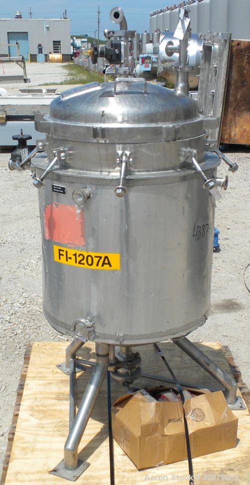 Used Sparkler Horizontal Plate Filter, Model 18-D-12, 316 Stainless Steel. Approximately 19.32 square feet filter area, 2.3 cubic feet cake capacity. Vertical tank 20" diameter x 25" deep, internal r...