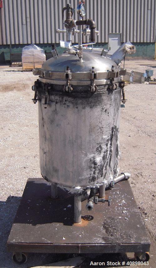 Used Sparkler Horizontal Plate Filter, Model 18-D-12, 316 Stainless Steel. Approximately 19.32 square feet filter area, 2.3 cubic feet cake capacity. Vertical tank 20" diameter x 25" deep, internal r...
