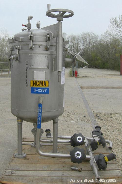 Used Sparkler Filters Inc horizontal plate filter, model 18D10, 316L stainless steel.  Approximate 12.81 square foot filter area, rated 1 gpm per square foot of filter area.  20" diameter x 24 1/2" d...