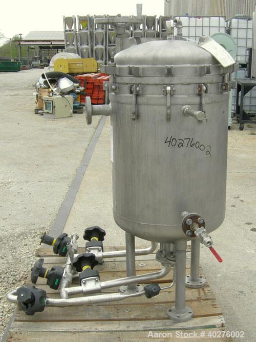 Used Sparkler Filters Inc horizontal plate filter, model 18D10, 316L stainless steel.  Approximate 12.81 square foot filter area, rated 1 gpm per square foot of filter area.  20" diameter x 24 1/2" d...