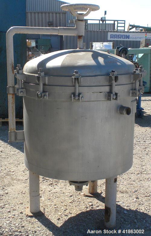 Used Sparkler Horizontal Plate Filter, Model 33-D-7, 316 stainless steel. Approximate 39.27 square feet filter area, 5.84 cubic feet cake capacity. Vertical non-jacketed tank 35-5/8" diameter x 26-3/...