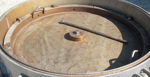 Used Sparkler Horizontal Plate Filter, Model 33-D-7, 316 stainless steel. Approximate 39.27 square feet filter area, 5.84 cubic feet cake capacity. Vertical non-jacketed tank 35-5/8" diameter x 26-3/...