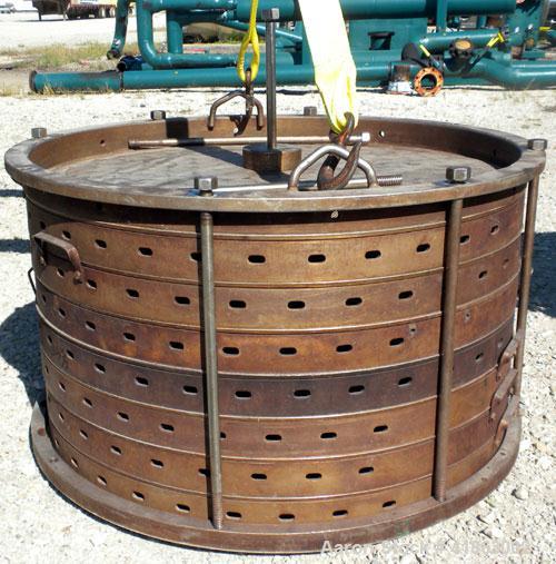 Used Sparkler Horizontal Plate Filter, Model 33-D-7, 316 stainless steel. Approximate 39.27 square feet filter area, 5.84 cubic feet cake capacity. Vertical non-jacketed tank 35-5/8" diameter x 26-3/...