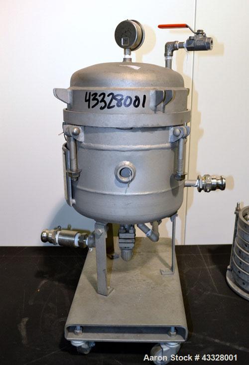 Used Sparkler Horizontal Pilot Plate Filter, Model 18-6, 316 Stainless Steel. Approximate 2 square feet filter area, (0.153) cubic feet cake capacity, 150 gallons per hour. Vertical jacketed tank app...
