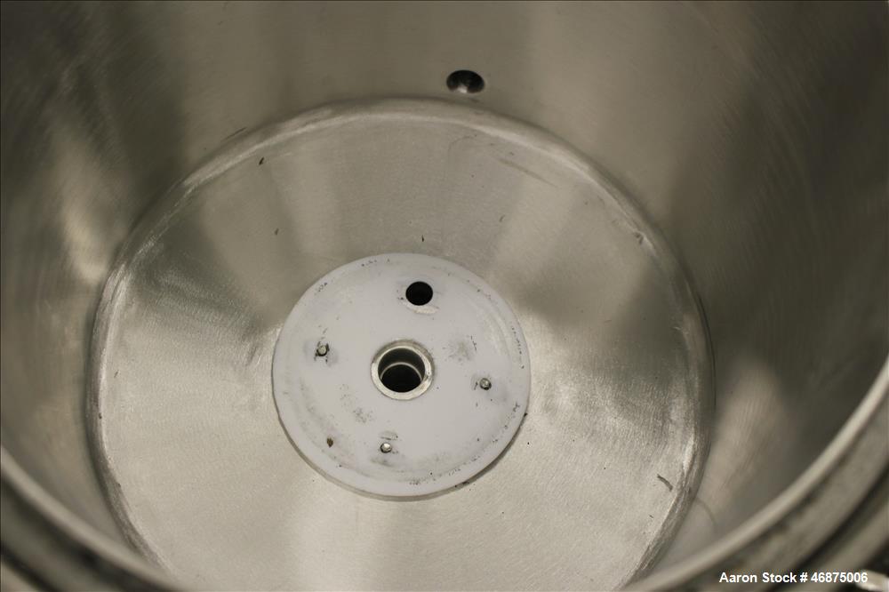 Used Sparkler Filter Pressure Leaf Filter, Model 8-6, 316 Stainless Steel, Vertical. 2 Square feet filter area, 0.153 cubic feet cake capacity. Approximate 9-5/8" diameter x 8" straight side, dish bo...