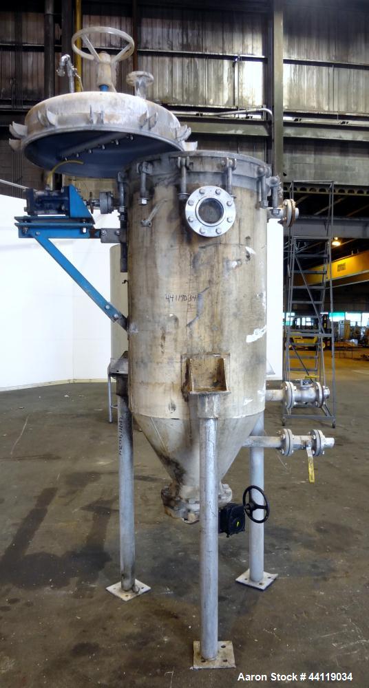 Used Sparkler Vertical Plate Filter, Model VF-B-70, 316 Stainless Steel. Unit converted to a model VF-B-92, approximate 92 square feet filter area, 7.3 cubic feet cake capacity. Non-jacketed vertical...