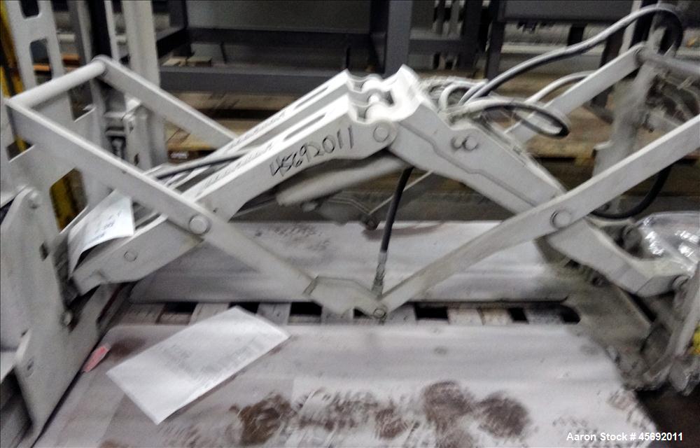 Used Cascade Forklift Push/Pull Attachment, Model QFM. Capacity of 3500 lbs at 24" load center (1586 kg at 610mm load center). Serial number 427932-1, catalog number 35E-QPB-Q001 R-2.