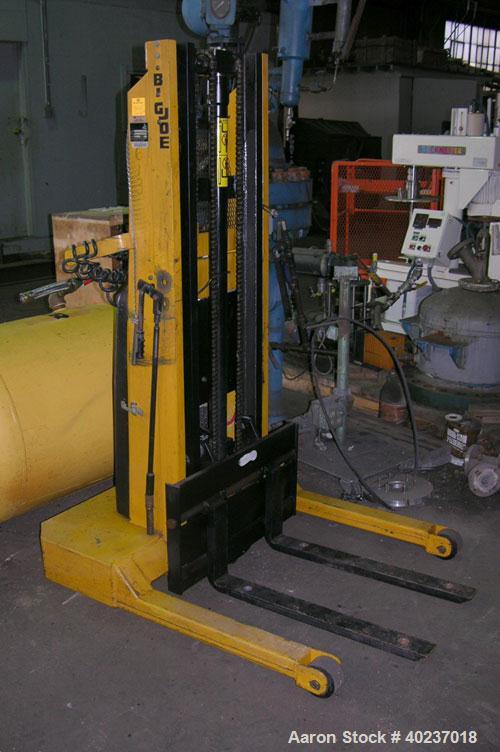 Used Big Joe Lift, 1500 pound capacity, Model 1518-T8. 18" load center, 30" fork length, 8' rise.
