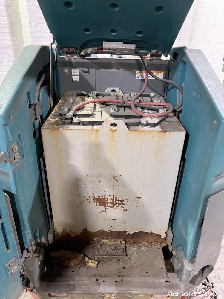 Used Tennant 7300 EC-H2O Floor Scrubber – 57 Gal Solution Tank