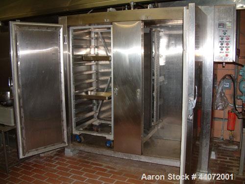 Used Liquid Carbonic Blast Freezer.Hammond and Martini electrical control panel.Double door upright blast freezer to handle two racks at a time.Stainless steel.CO2 or Liquid Nitrogen hookup required.