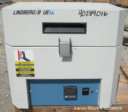 Used Lindberg Mini-Mite tube furnace, model TF55035A1. 1" diameter x 12" long chamber, maximum operating temperature 2012 deg F (1100 C), 1/50/60/120 volt, 6 amp.