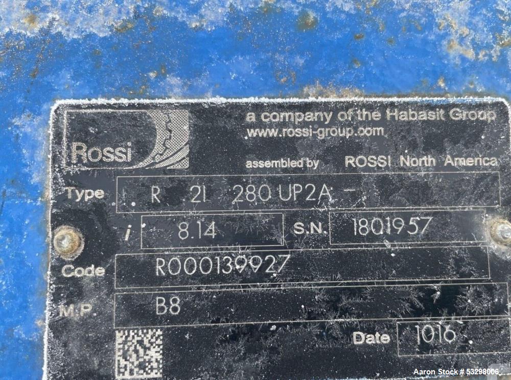 Usado- Reductor de engranajes helicoidales Rossi B8 -R 21 280 UP2A Relación: 8.14 Reductor de caja de cambios Rossi Tipo R 2...