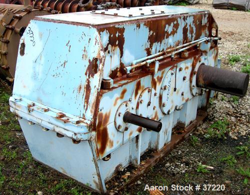 USED: Foote Jones Model 2403hld parallel shaft gear reducer. 300 hp 1170 input rpm, 37.38 output rpm, 31.3:1 ratio. 2.09 service factor. 90.5" overall width, 54.75" overall height. 36.5" overall widt...