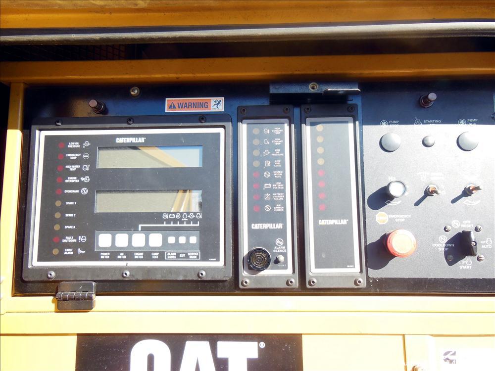 Used Caterpillar 650 kW standby diesel generator set. CAT 3412 engine rated 968 HP at 1800 RPM, SN-1EZ06825.  3/60/277/480V, 12 lead reconnectable to other voltages. 1000 Amp mainline circuit breaker...