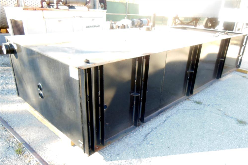 Used Caterpillar 650 kW standby diesel generator set. CAT 3412 engine rated 968 HP at 1800 RPM, SN-1EZ06825.  3/60/277/480V, 12 lead reconnectable to other voltages. 1000 Amp mainline circuit breaker...