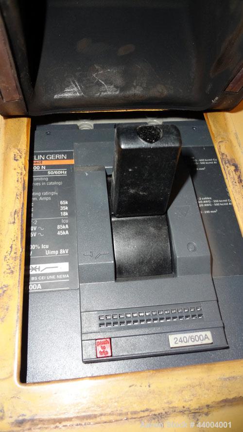 Used Caterpillar 350 kW Standby Diesel Generator Set. CAT model 3406 engine rated 519 HP at 1800 RPM, SN-4ZR06144. 3/60/277/480V currently set up at 480V reconnectable to other voltages. Generator mo...
