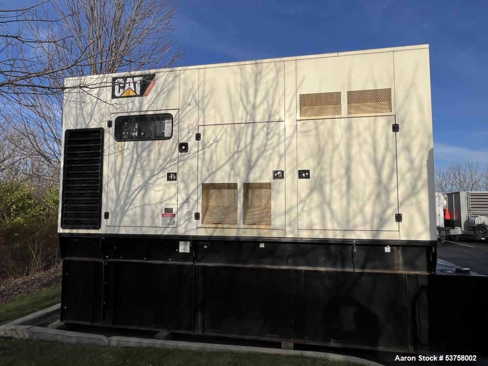 Used Caterpillar 750 kW standby (680 kW prime) diesel generator set, SN-DWB02826. CAT C27 engine rated 1068 HP at 1800 RPM, SN-MJE02825, EPA Tier 2 emissions. 3/60/277/480V, 12 lead reconnectable to ...