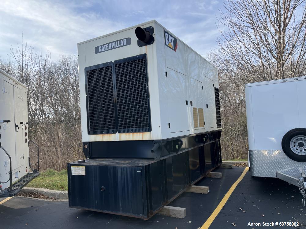 Used Caterpillar 750 kW standby (680 kW prime) diesel generator set, SN-DWB02826. CAT C27 engine rated 1068 HP at 1800 RPM, SN-MJE02825, EPA Tier 2 emissions. 3/60/277/480V, 12 lead reconnectable to ...