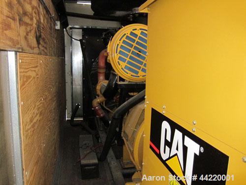 Used CAT 1000kW standby diesel generator set, portable / trailer mounted, SN-SXC00745. Caterpillar C32 engine rated 1502 HP @ 1800 RPM, SN-SYC00594, emissions EPA Tier 2 certified. 3/60/480V. SR4B-GD...