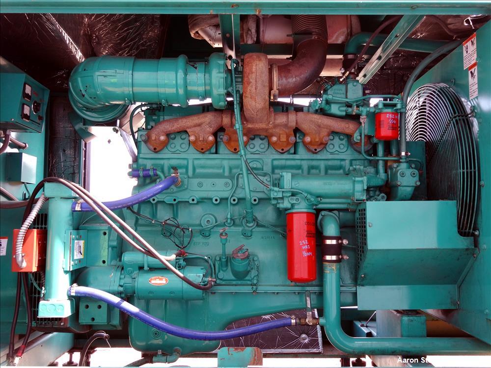 Used Cummins 300 kW standby (270 kW prime) diesel generator set, model 300DFCB, SN-F910400725. Cummins NTA-855-G2 engine rated 465 HP at 1800 RPM, SN-30331560. 3/60/277/480V. 500 Amp main-line circui...