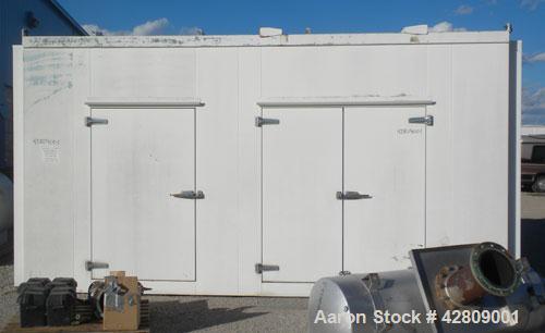 Used Cummins 750 kW standby (680 kW prime) diesel generator set. Cummins model 750DFHA-1386, SN-J000166135. Cummins QST30-G1-NR1 engine, EPA Tier 1, rated 1135 HP at 1800 RPM, SN-37195513, turbocharg...