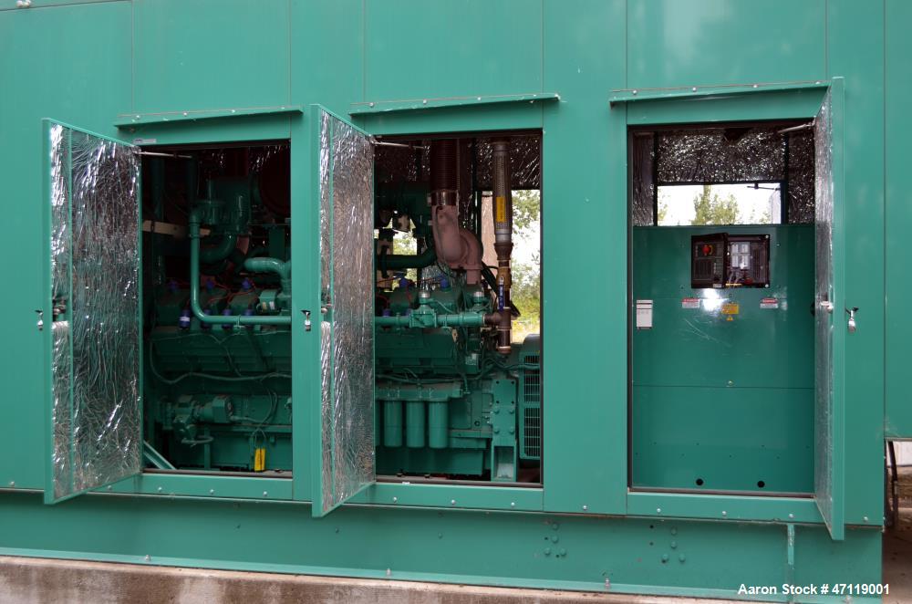 Used Cummins 750 kW Natural Gas Generator, Model 750GFLC. Cummins GTA50 Engine