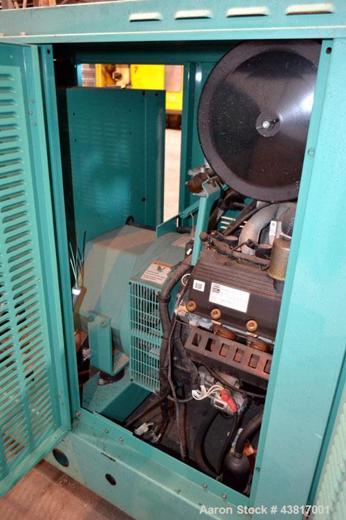 Used Cummins 100 kW standby natural gas generator set, model GGHH-5569198, SN-J020420586. Ford WSG-1068 engine rated 176 HP @ 1800 RPM.3/60/277/480V, rated 100kW 1/60/120V. 125 Amp main-line circuit ...